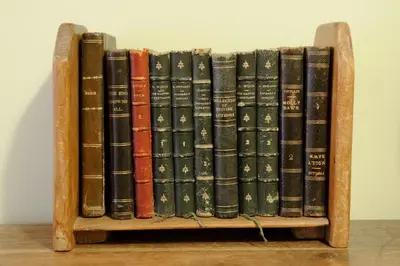 Bibliothèque dans l'hôtel