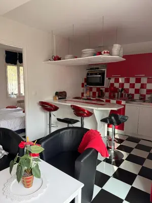 Cuisine ou kitchenette dans l'établissement Birchbank Cottage - Disney 30min