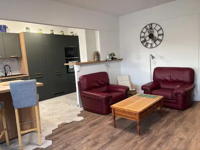 Cuisine ou kitchenette dans l'établissement BedinReims elegant green bottle quiet and close to center free parking and wifi free ideal 5 à 9 Adultes
