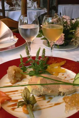 Boissons dans l'établissement LOGIS - Château de la Motte - Hôtel & Restaurant