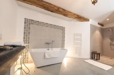 Salle de bains dans l'établissement L' Ecrin des vignes