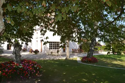 Jardin de l'établissement La Villa Champagne Ployez-Jacquemart