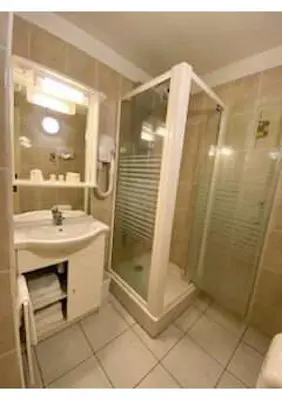 Salle de bains dans l'établissement Contact Hôtel - Prim Witry - Reims Nord