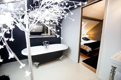 Salle de bains dans l'établissement Le Baptistère - Adults only