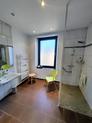 Salle de bains dans l'établissement Aubépine