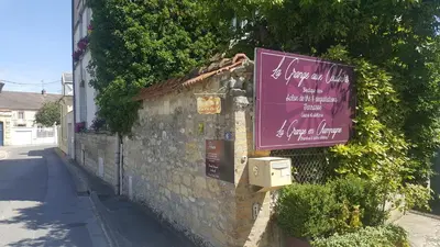 Certificat, récompense, panneau ou autre document affiché dans l'établissement La Grange en Champagne