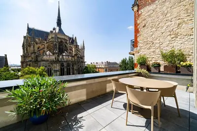 Plan de l'établissement Les Suites 7 Anges - Vue Cathédrale, Parking & Centre Historique Reims