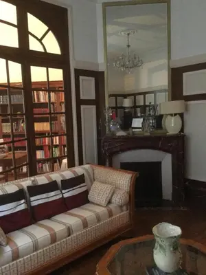 Coin salon dans l'établissement Le Clos des Roys
