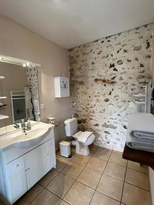 Salle de bains dans l'établissement La Fermette Champenoise