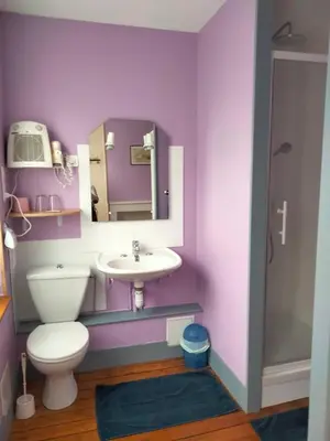 Salle de bains dans l'établissement Le gibergeon