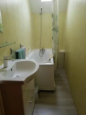 Salle de bains dans l'établissement Gitavesnois - 4910 -