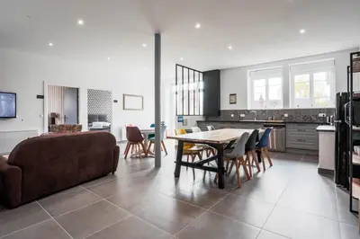 Cuisine ou kitchenette dans l'établissement Gîte Le Pressoir