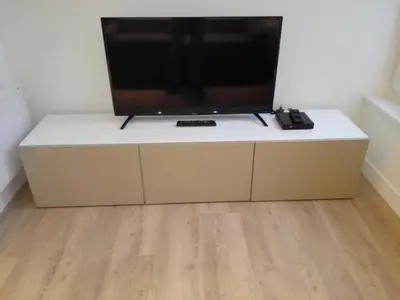 Télévision ou salle de divertissement dans l'établissement DELARNOR - Confort et sérénité
