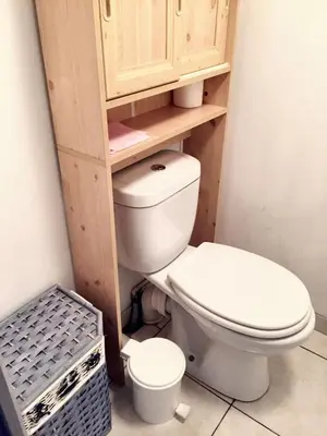 Salle de bains dans l'établissement Maison charmante à Clairfayts avec terrasse accueillante