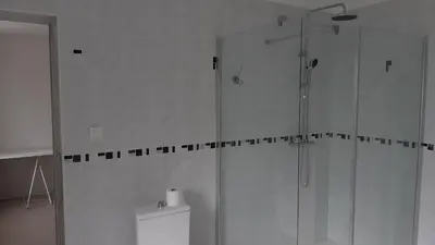 Salle de bains dans l'établissement Les Hauts de Proisy