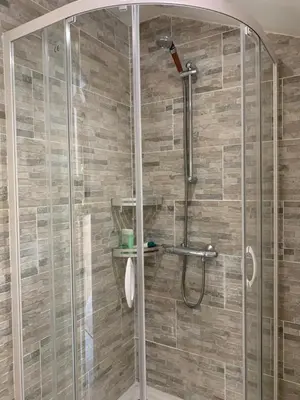 Salle de bains dans l'établissement Niglo