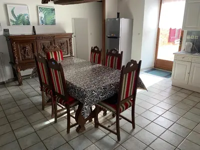 Cuisine ou kitchenette dans l'établissement Maison indépendante à la campagne