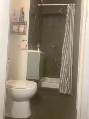 Salle de bains dans l'établissement Chambre Quadruple Avec 4 Couchages - Proche Disneyland Paris
