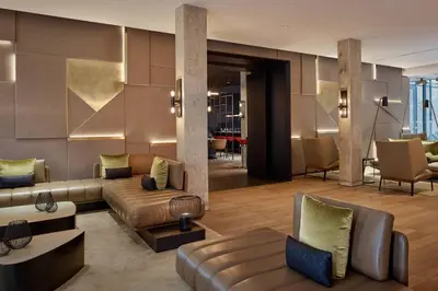 Coin salon dans l'établissement La Caserne Chanzy Hotel & Spa, Autograph Collection