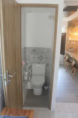 Salle de bains dans l'établissement La Maison des Prés Disney Paris