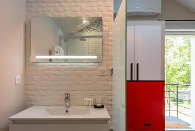 Salle de bains dans l'établissement La Ressourçante