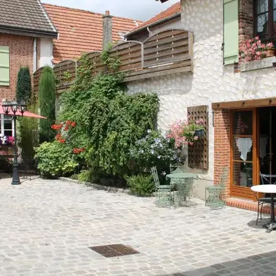 chambres d'hotes : La cour d'Etrepy