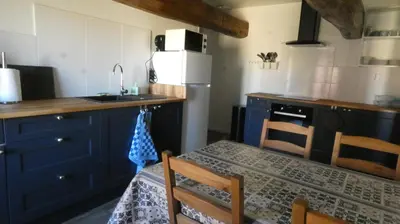 Cuisine ou kitchenette dans l'établissement Chatrou