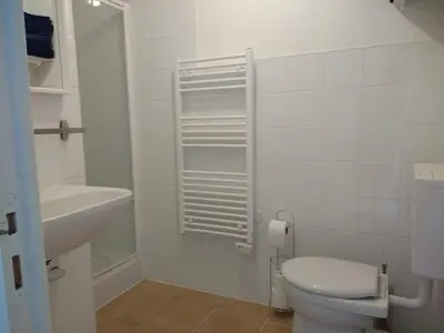 Salle de bains dans l'établissement Chatrou