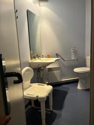 Salle de bains dans l'établissement Hotel Au Bon Sejour