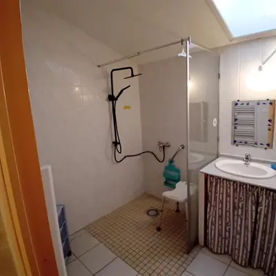 Salle de bains dans l'établissement LA VALLEE MARIAUX