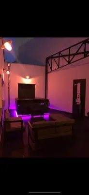 Télévision ou salle de divertissement dans l'établissement Loft Spa Reims-fr 250m2 privatifs, piscine intérieure chauffée, spa et parking