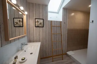 Salle de bains dans l'établissement Ô Spa Champenois