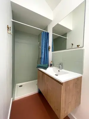 Salle de bains dans l'établissement Cocon Familial Proche Disneyland Paris