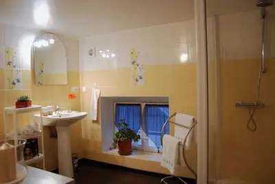 Salle de bains dans l'établissement A LA BELLE EPOQUE