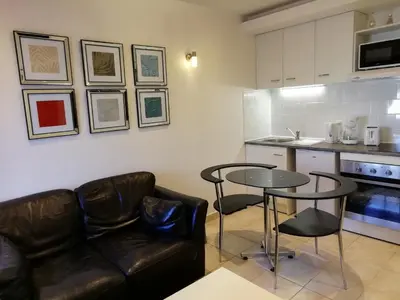 Cuisine ou kitchenette dans l'établissement Potal