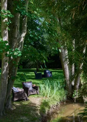 Jardin de l'établissement Moulin Royale