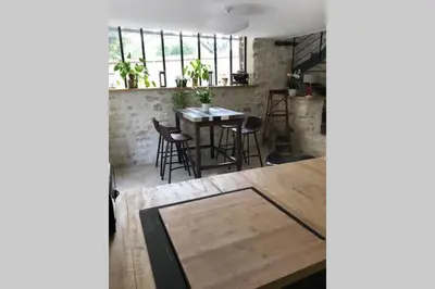 Restaurant ou autre lieu de restauration dans l'établissement Le gite de l'auge
