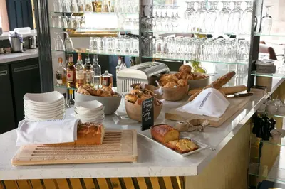 Nourriture dans l'hôtel ou à proximité