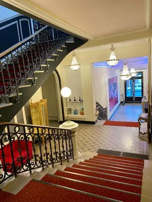 Télévision ou salle de divertissement dans l'établissement Salon Boyer