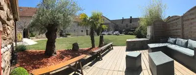Jardin de l'établissement Gîte de l'Homme Blanc