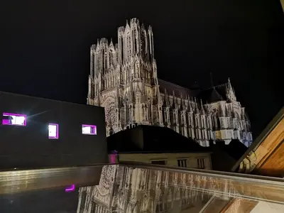 Plan de l'établissement Logement Cosy rénové au pied de la Cathédrale avec climatisation
