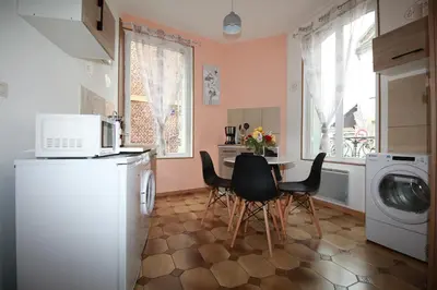 Cuisine ou kitchenette dans l'établissement LA ROSIERE