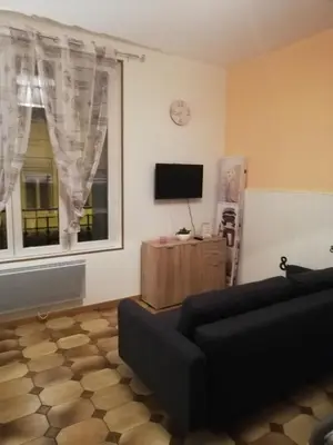 Télévision ou salle de divertissement dans l'établissement LA ROSIERE