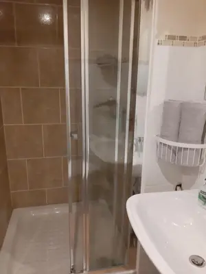 Salle de bains dans l'établissement Chambre d'Hôtes avec Petit Déjeuner