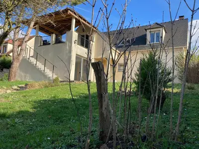 Jardin de l'établissement Chambre triple spacieuse pour 3 Adultes avec terrasse privée - Proche Disneyland Paris