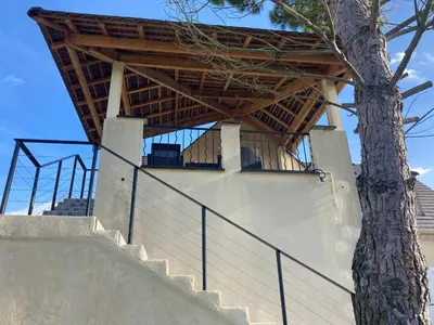 Balcon ou terrasse dans l'établissement Chambre triple spacieuse pour 3 Adultes avec terrasse privée - Proche Disneyland Paris
