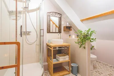 Salle de bains dans l'établissement Chambres d'Hôtes les Colombes