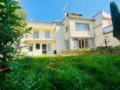 Jardin de l'établissement Reims Sherpa Guest House