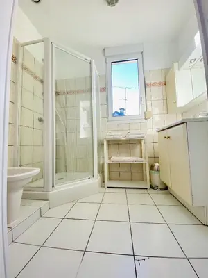 Salle de bains dans l'établissement Reims Sherpa Guest House