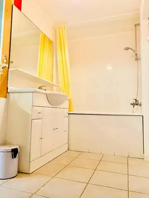 Salle de bains dans l'établissement Reims Sherpa Guest House